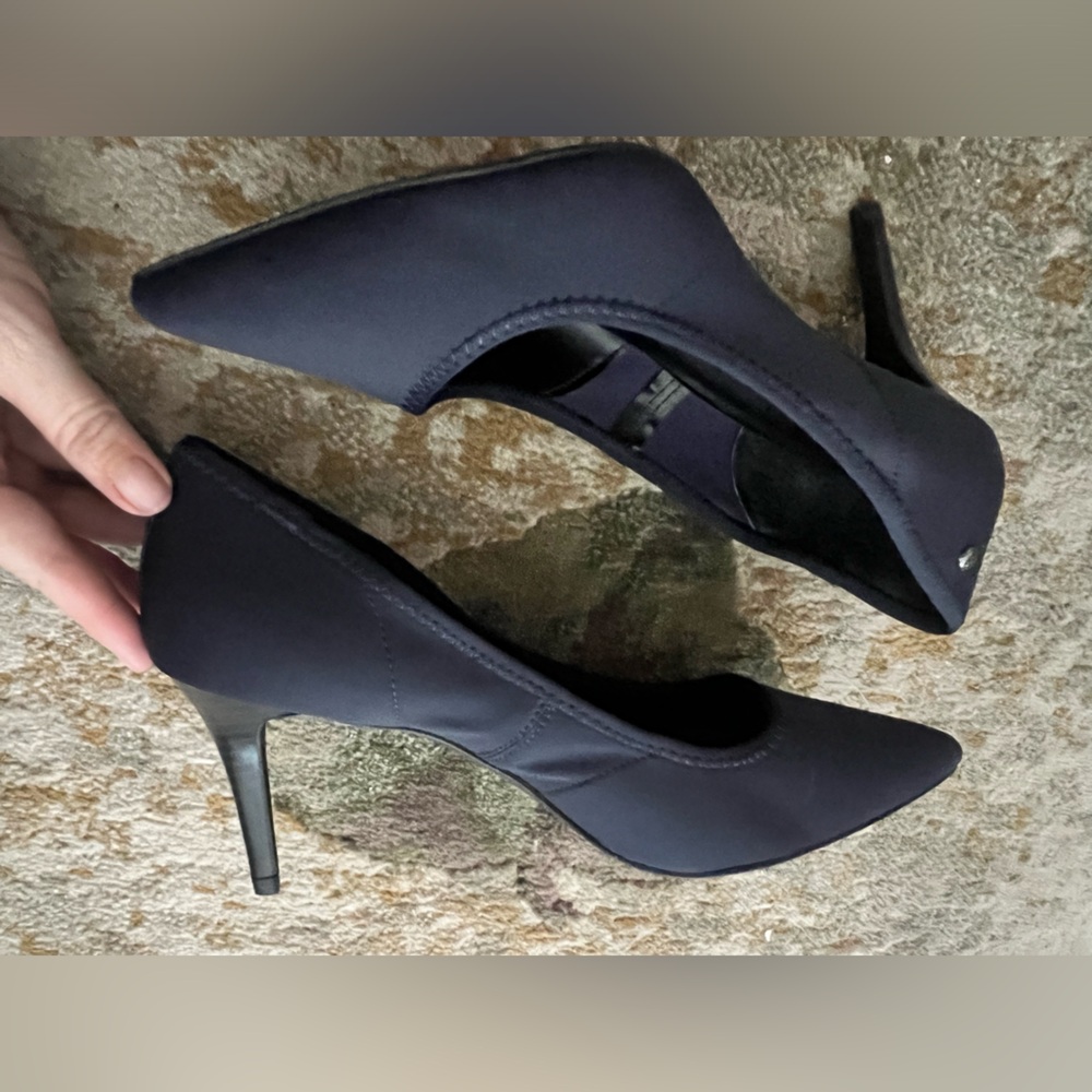 Simply Vera Wang - navy blue high heels (NWOT) - Picture 2 of 7